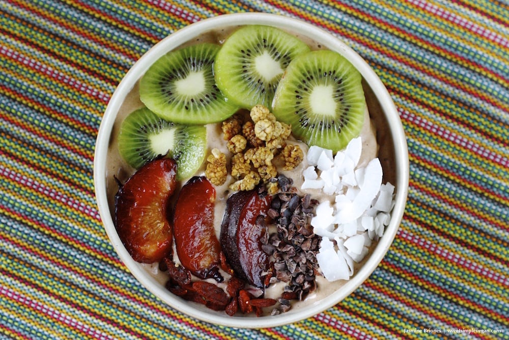 Cacao Banana Ice Cream Breakfast Bowl (raw, low-fat)